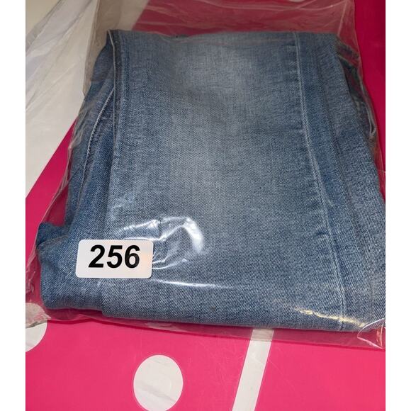 Kancan Women’s Bootcut Jeans Light Wash Split Hem Denim Pants Size 9/28 NWT - Picture 10 of 10